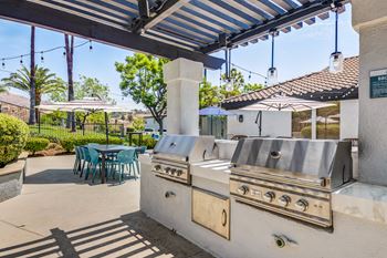 Outdoor Grills at The Hills at Quail Run, Riverside, CA, 92507
